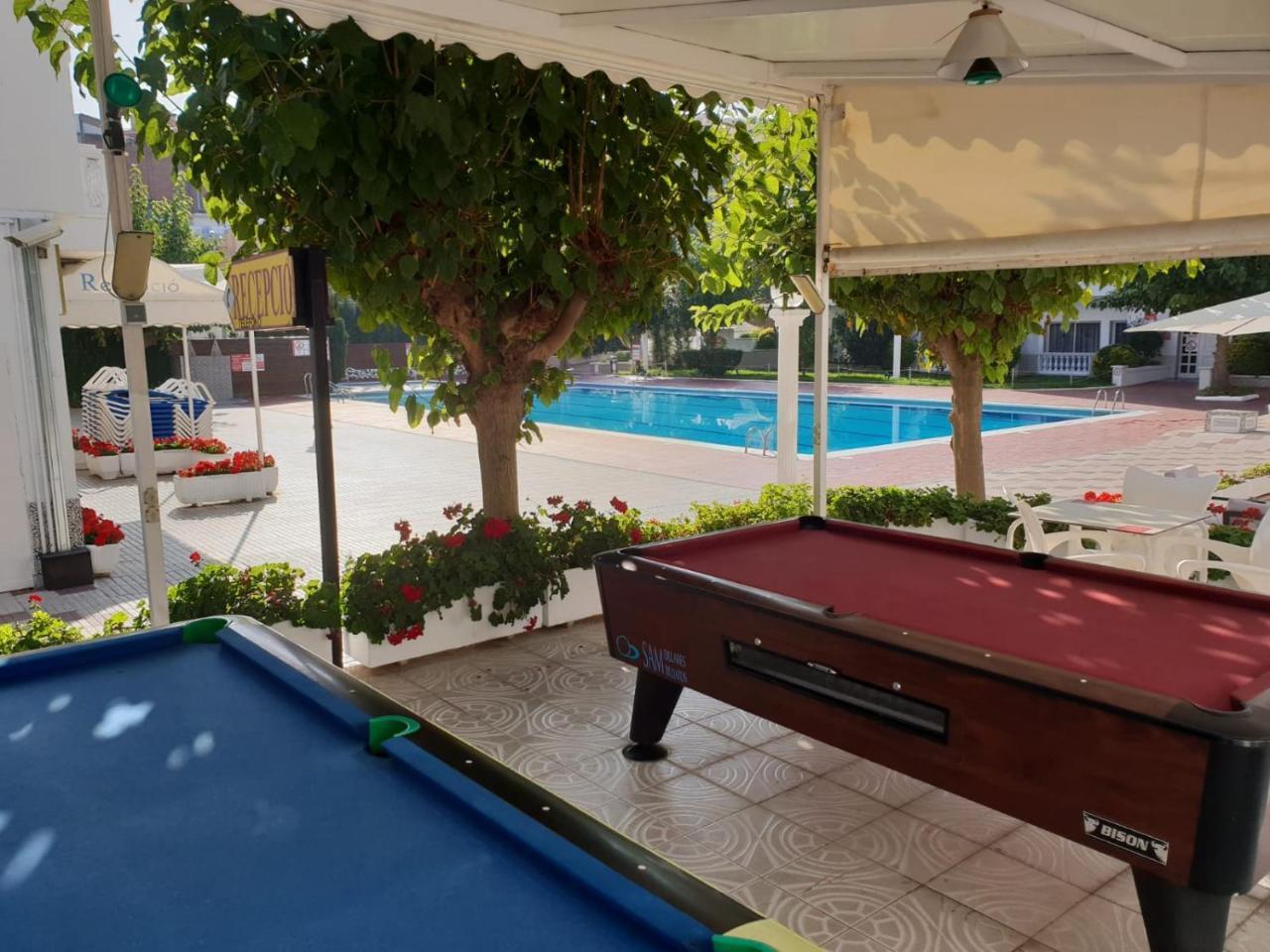 Europa Family Apartments Бланес Экстерьер фото